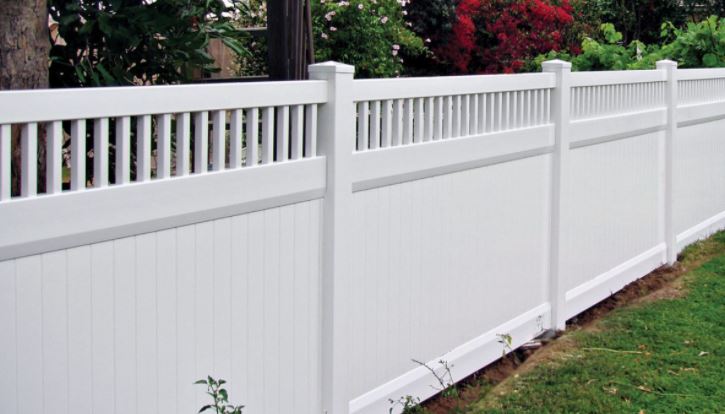 vinyl fencing in missoula mt with nice decorative lattice on top