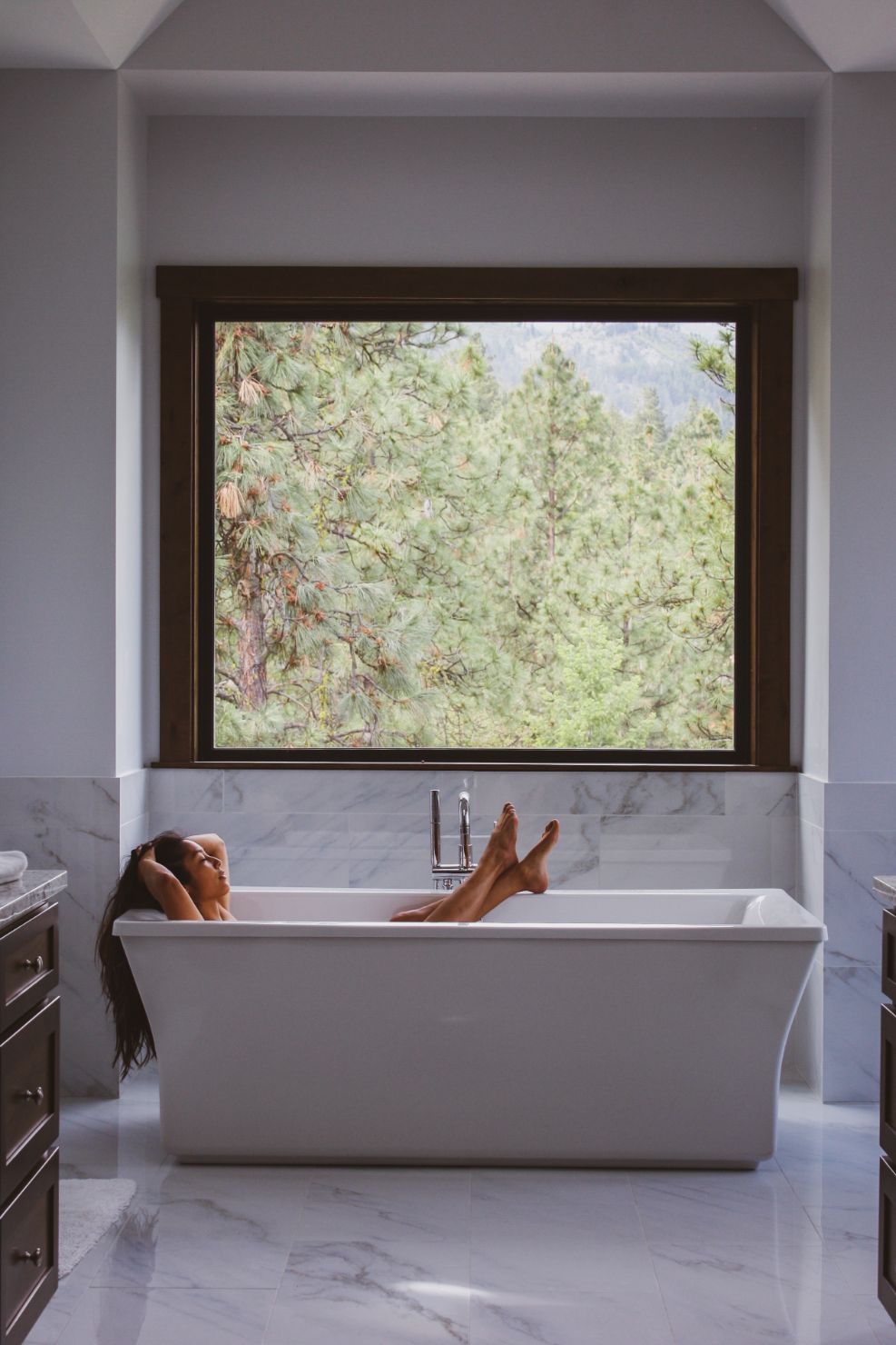 can you refinish a fiberglass tub?
