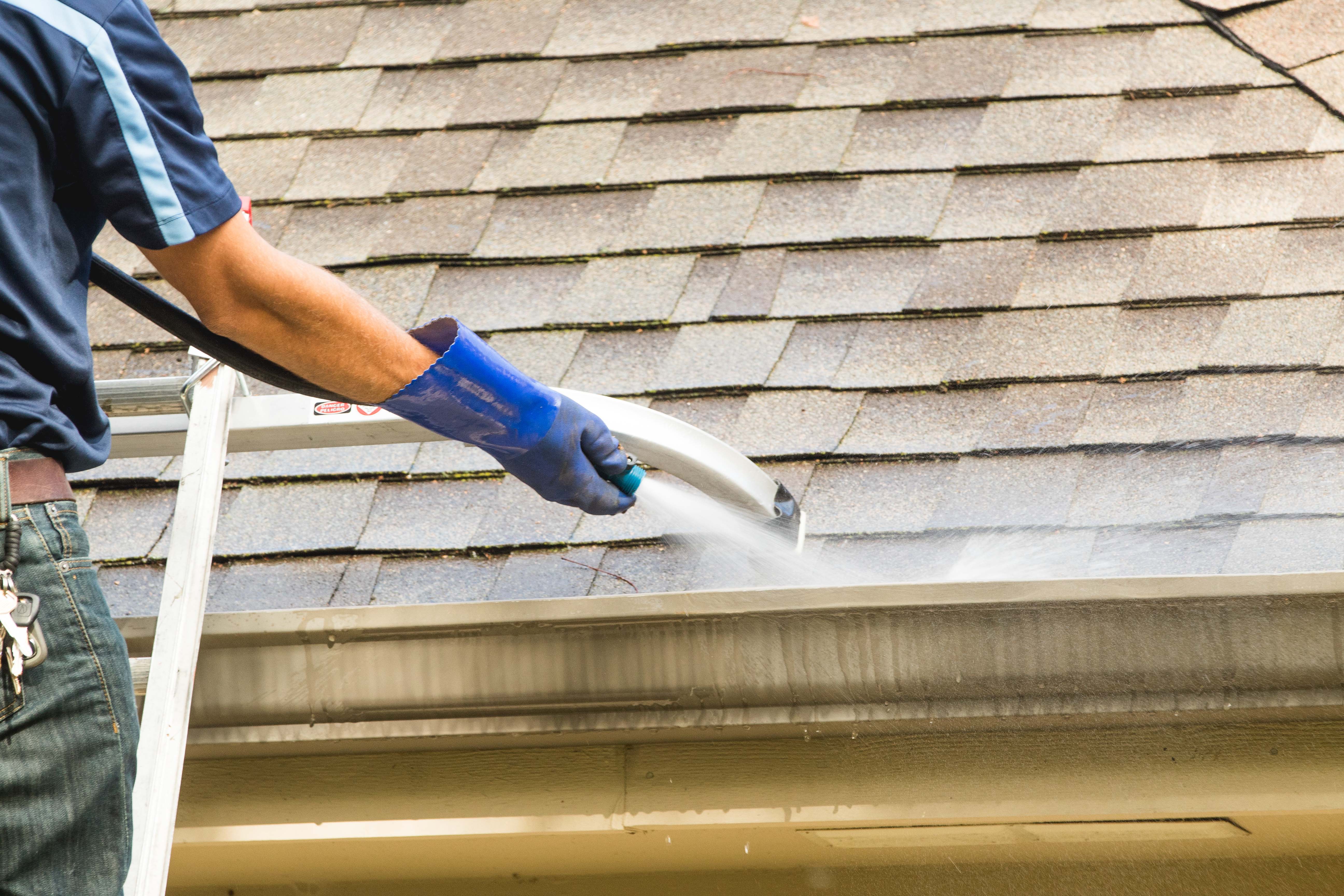 Racine Window Cleaning, LLC Free Estimates. Dependable Service.