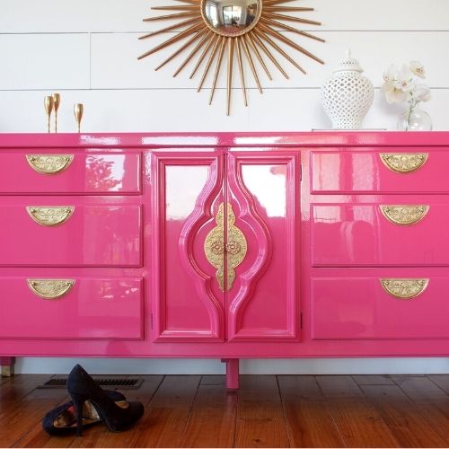 The Glossy Furniture Guide